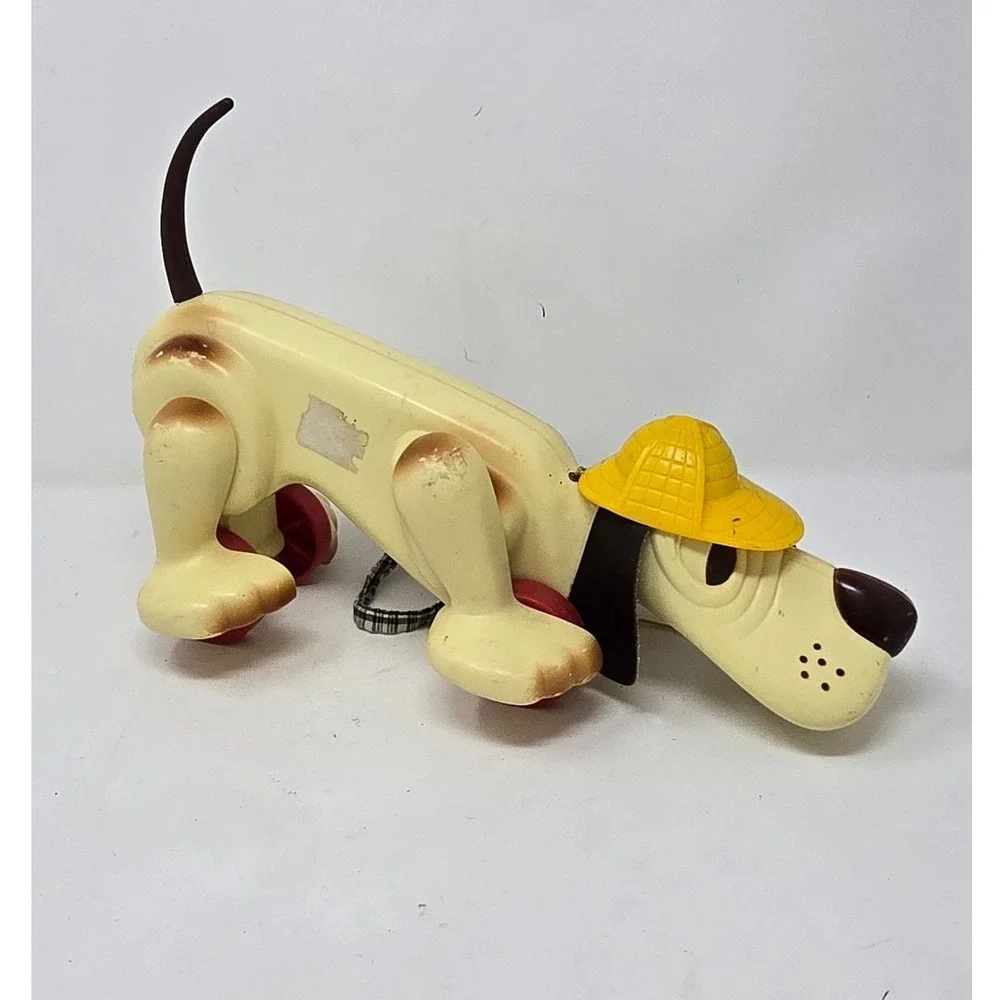 Vtg 1974 Hasbro Romper Room digger hound dog detective‎ pull toy nursery décor